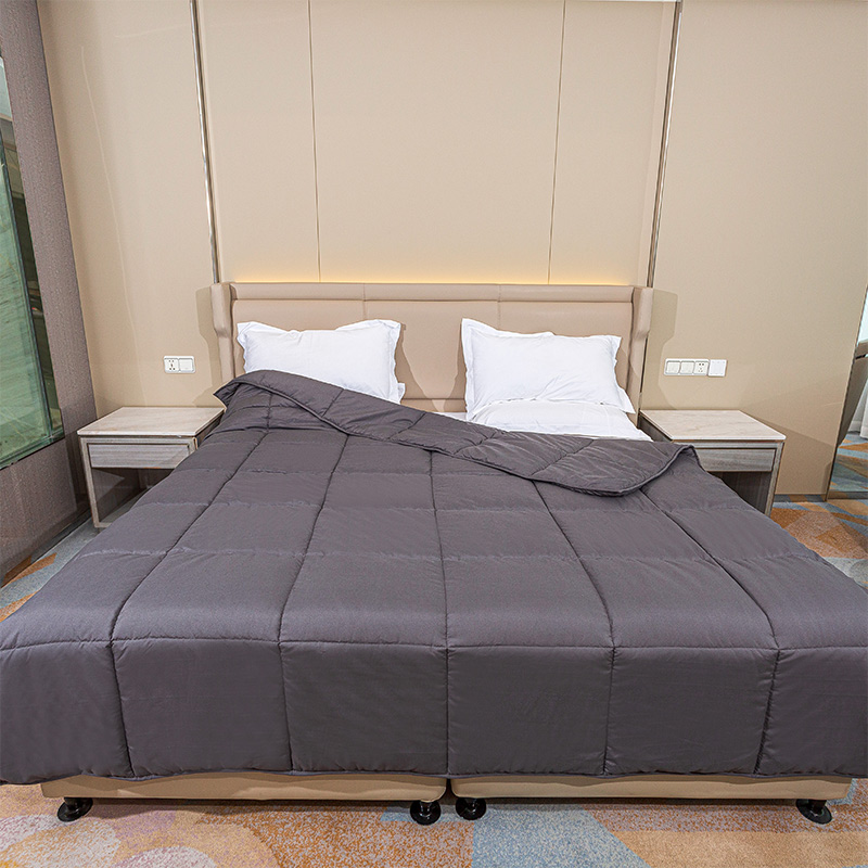 Fabric：  Microfiber Filling: glass beads / polyester Color: white or customized Size:TWIN,FULL,QUEEN,KING or customized  Packing:Vacuumed,PVC,wire or customized.