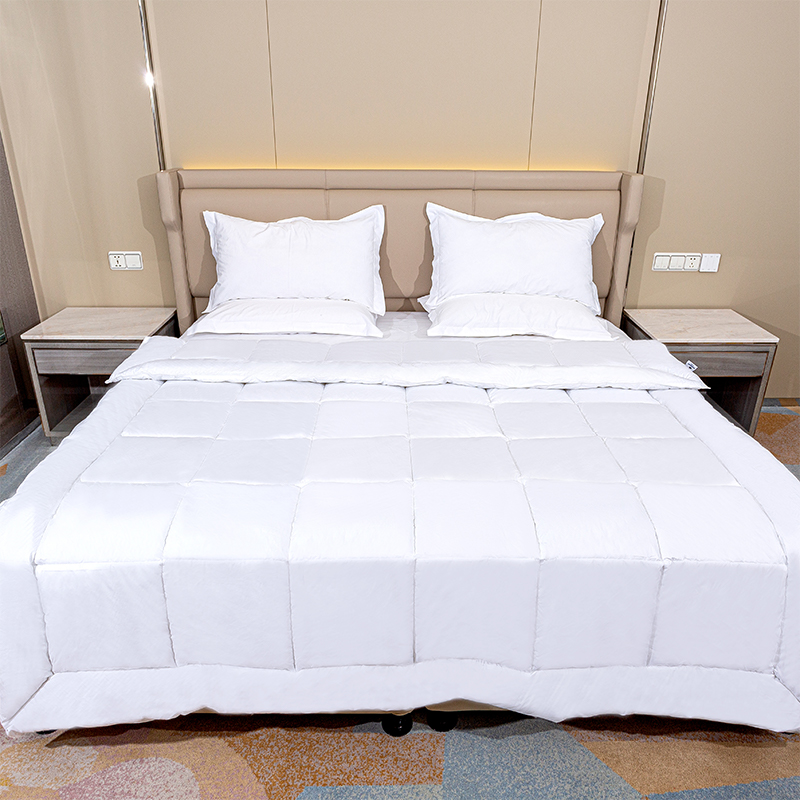 Cotton Cover Lightweight polyester Comforter，Ultra-Soft Duvet Insert for Warm Weather，GRS Recycled Microfiber Breathable Bed Quilt
